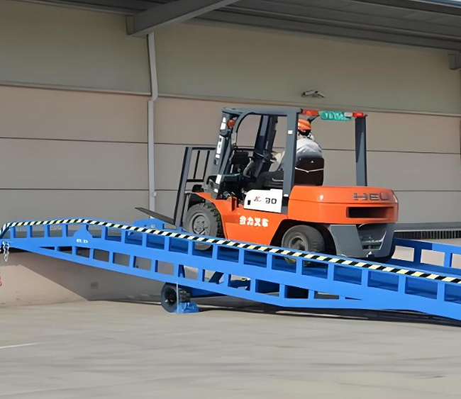爱民移动式卸货平台（叉车用）